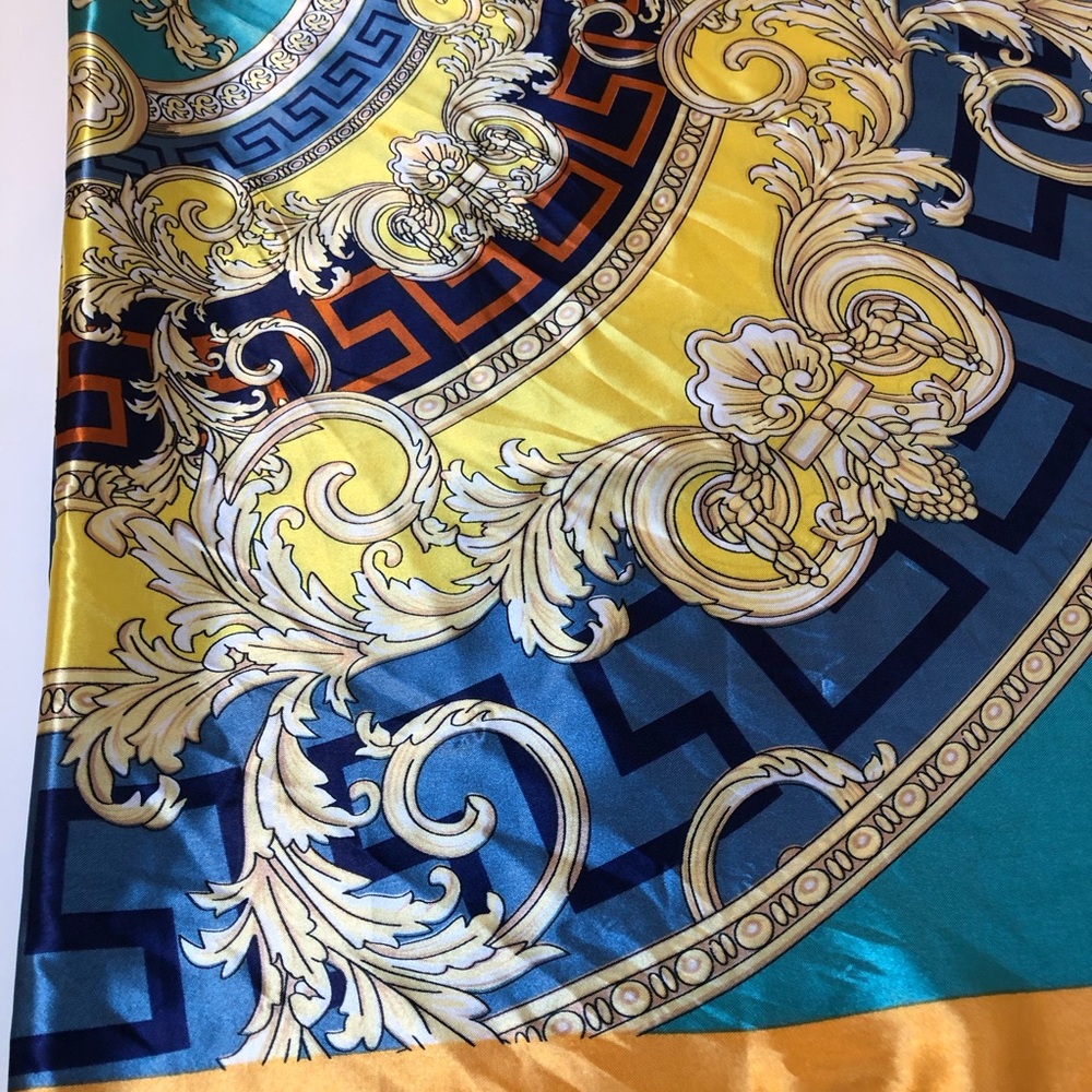 Gorgeous Scarf NWOT